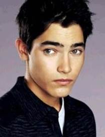 t_hoechlin_3